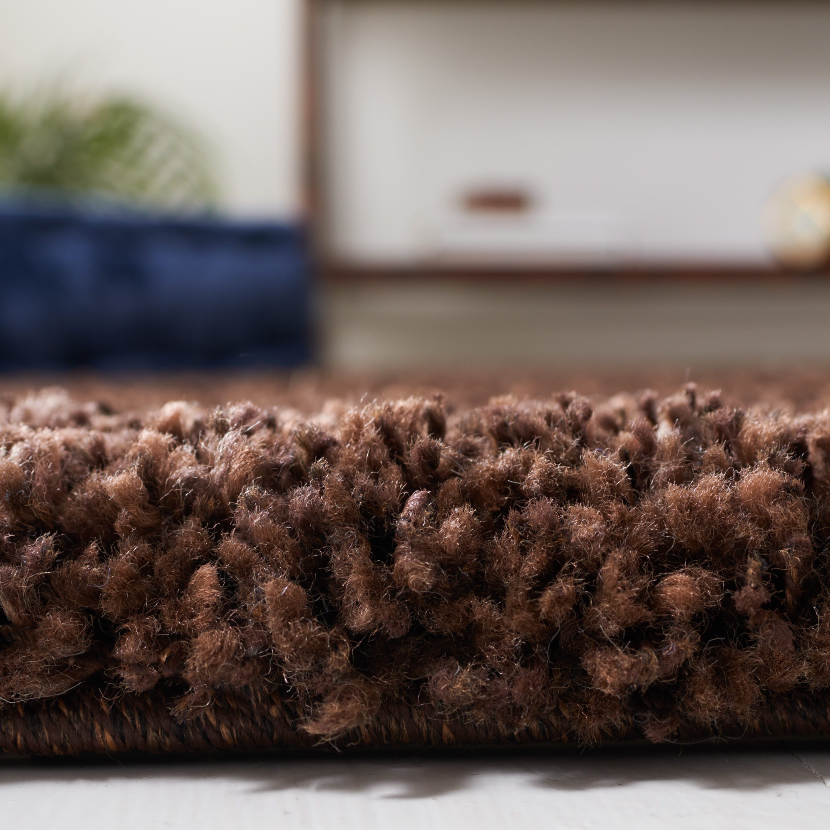 Safavieh Santa Monica Cali Solid Shag Area Rug, Brown, 3' x 3' Round