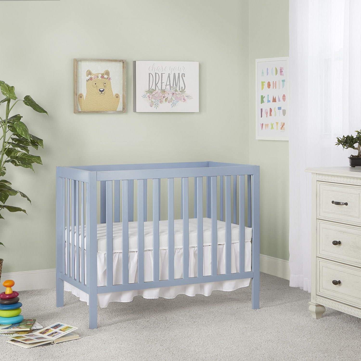 Dream On Me  Edgewood 4-in-1 Convertible Mini Crib