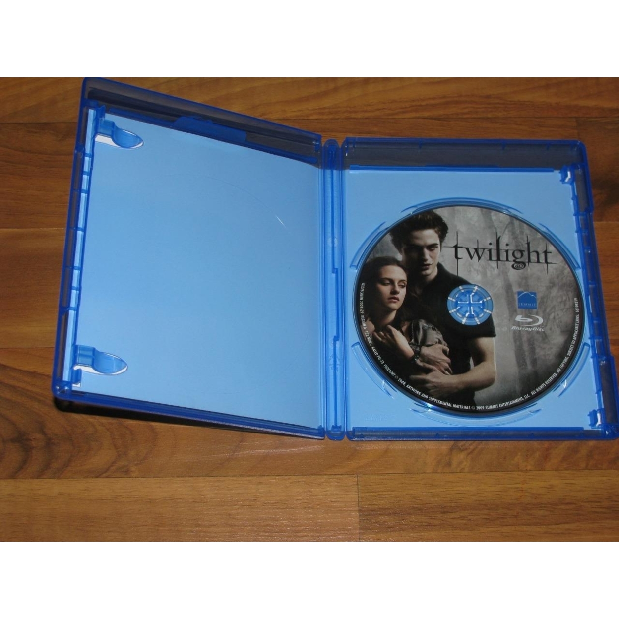 Twilight (Blu-ray), Summit Inc/Lionsgate, Drama - image 2 of 3