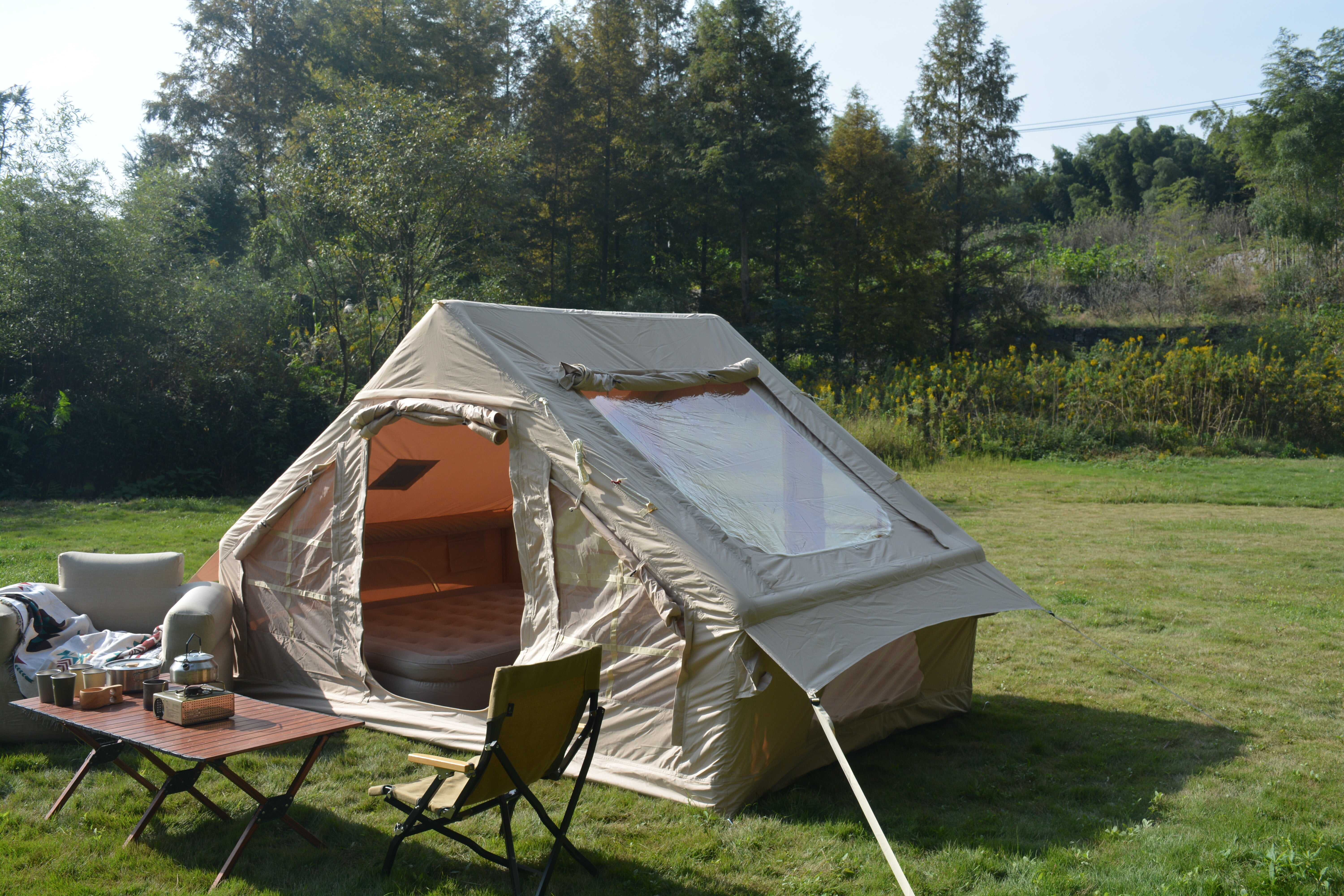 Inflatable Camping Tent Easy Setup 4 Season Glamping Tent with High Performance Inflatable Structure 4-6 Persons Waterproof Windproof Outdoor Self-Supporting Blow up Tent Air Tent Portable House
