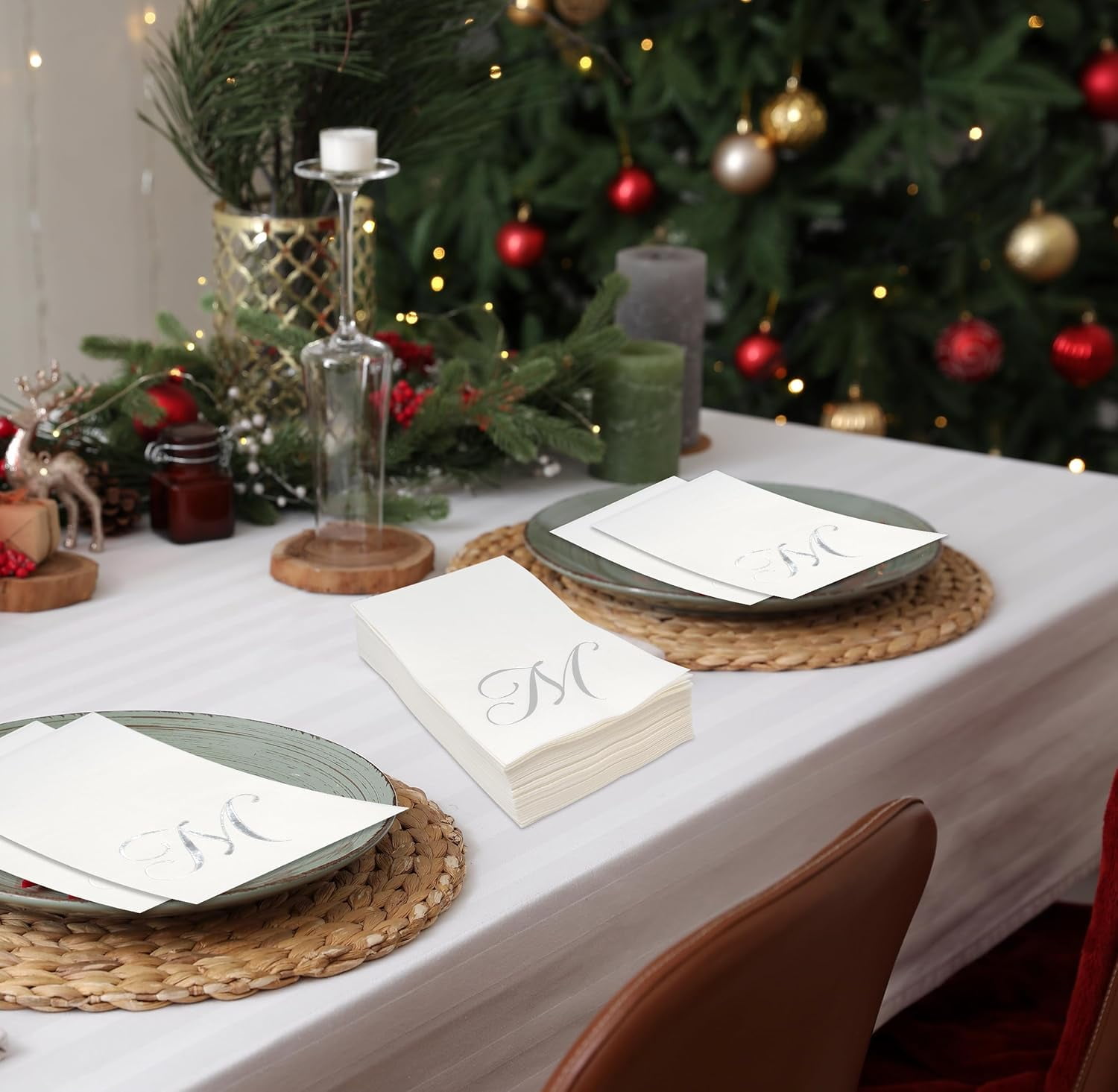Gift Boutique 100 Silver Monogram on White Napkins