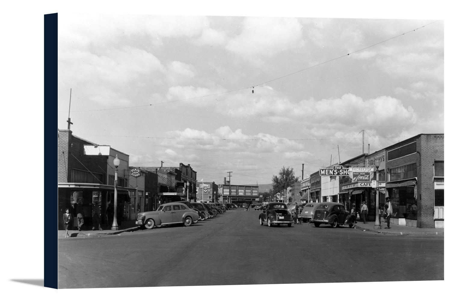 Street Scene in Wapato, WA Photograph (18x11 Gallery Wrapped Stretched