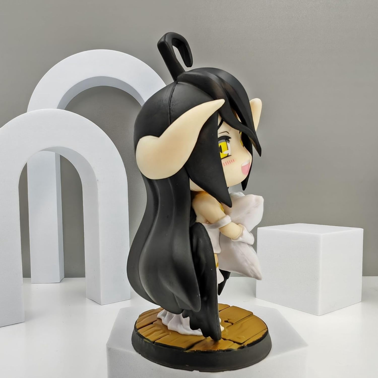 New Albedo Figure, Holding A Pillow Q Version Albedo Action Figures 12cm/4.7inch PVC Handmade Anime Character Statue Model Decoration Gifts