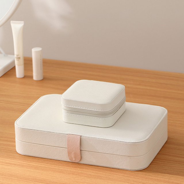 Organizador de joyero para pendientes, collares, pulseras, anillos | Estuche de almacenamiento con compartimento portátil | Amigable para viajar | Soporte multiusos | Regalo para mujer | Duradero