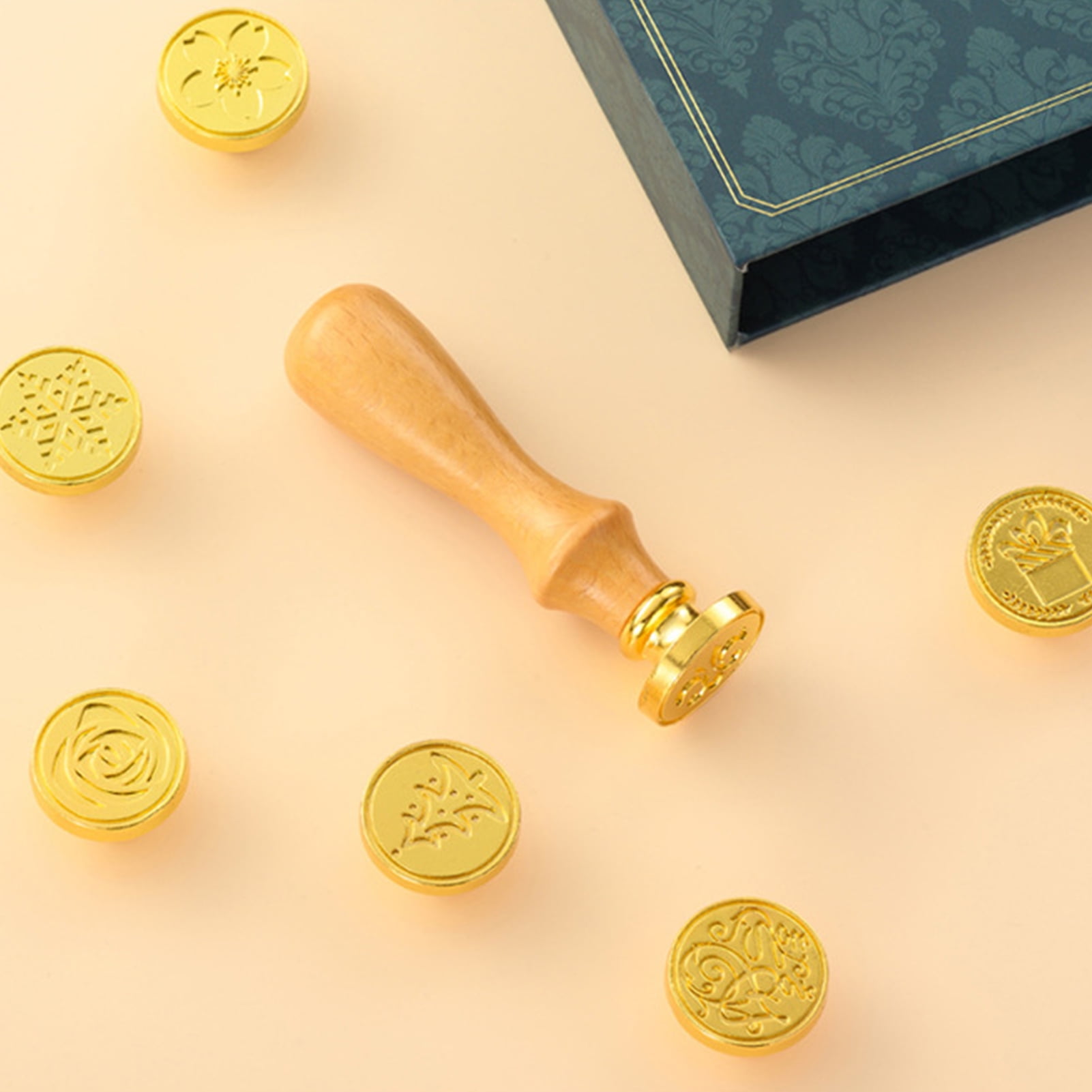 Kit De Cachet De Cire Vintage Cachet De Cire De Cachetage Rétro Poignée En Bois Tête De Timbre Remplaçable Avec Boîte-Cadeau Pour Les Enveloppes De Cartes De Mariage Invitations Carte Postale Cadeau