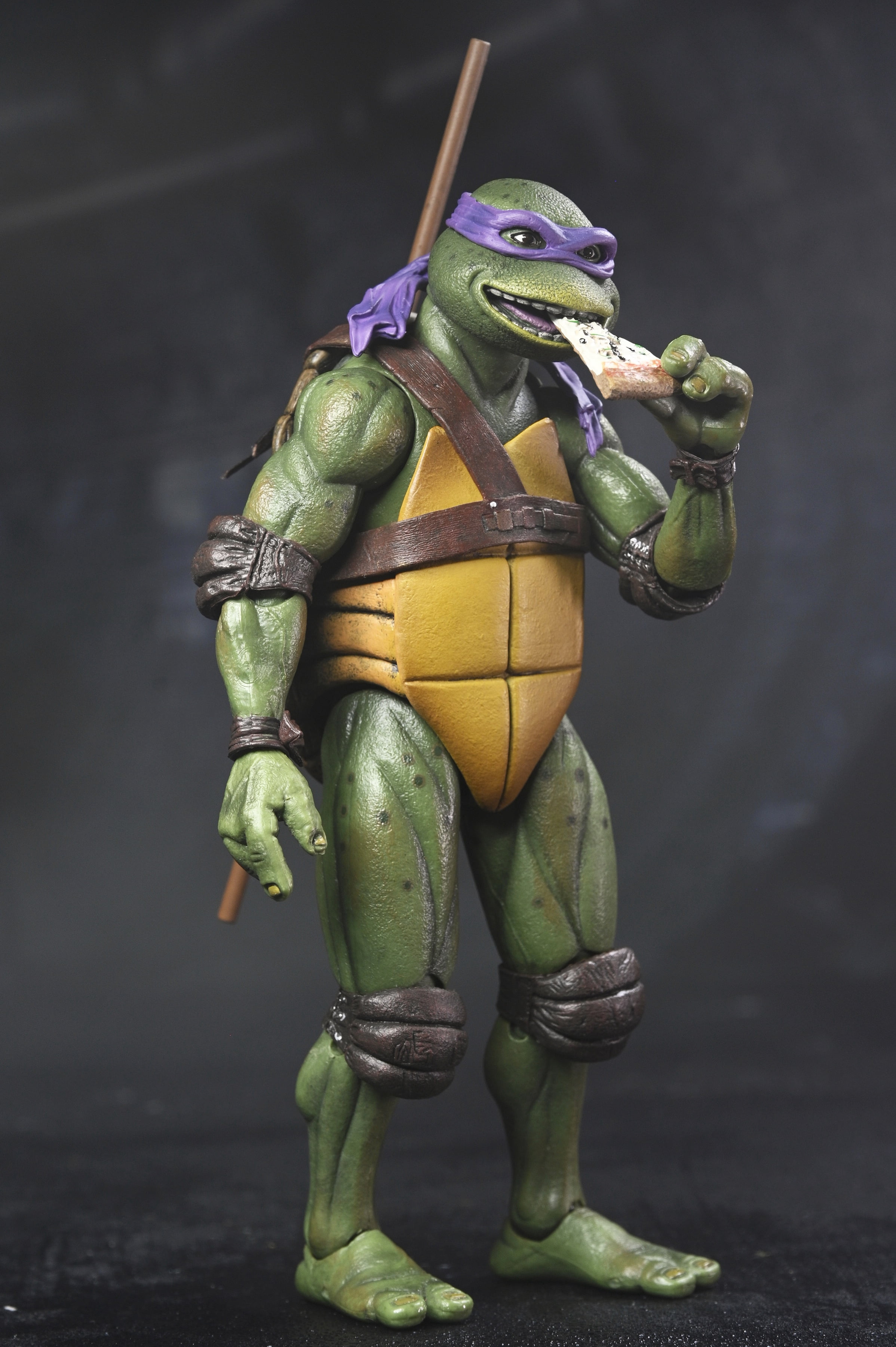Teenage Mutant Ninja Turtles (1990 Movie) – 7” Scale Action Figure – Ultimate Donatello