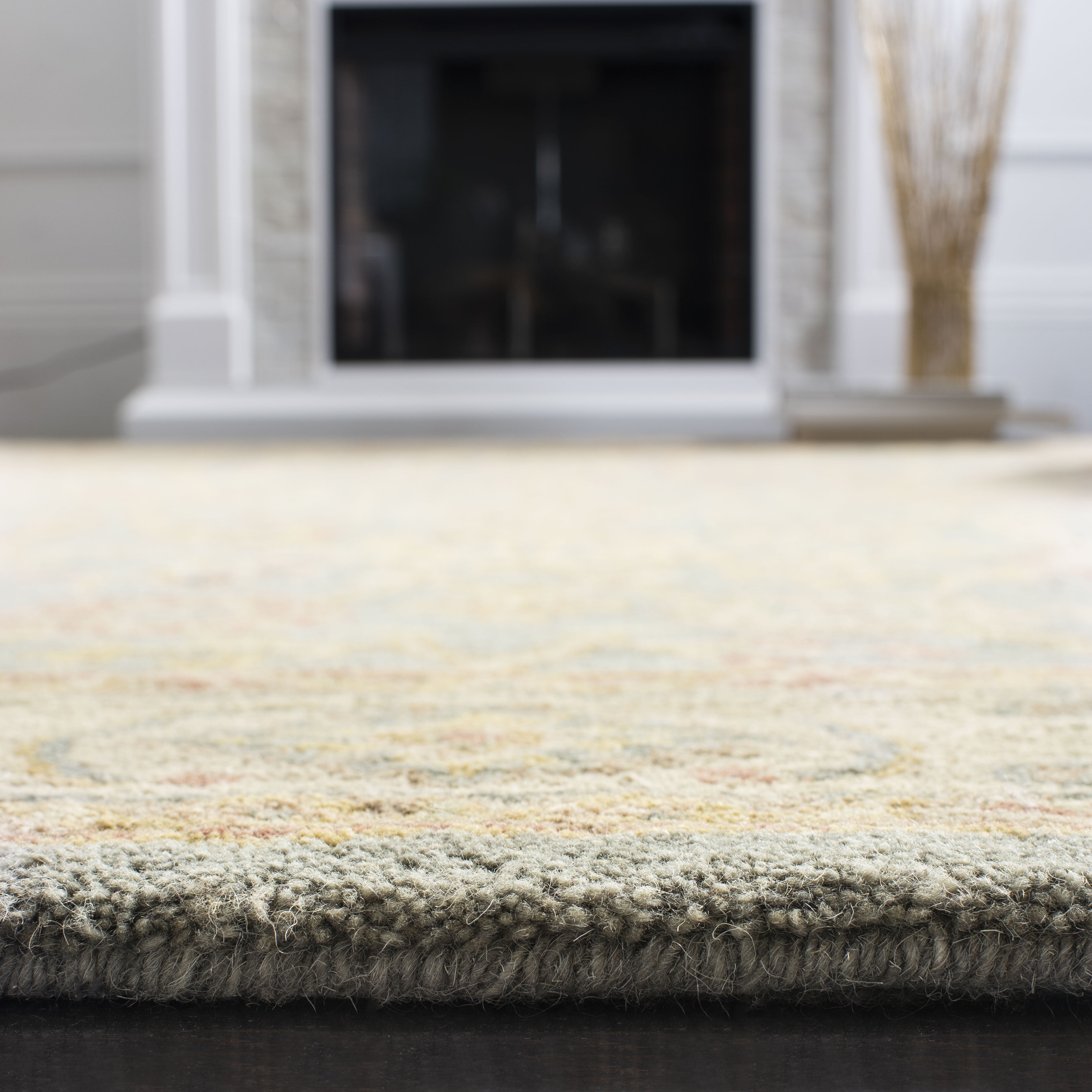 SAFAVIEH Antiquity Chanelle Oriental Wool Area Rug, Blue/Ivory, 9'6" x 13'6"