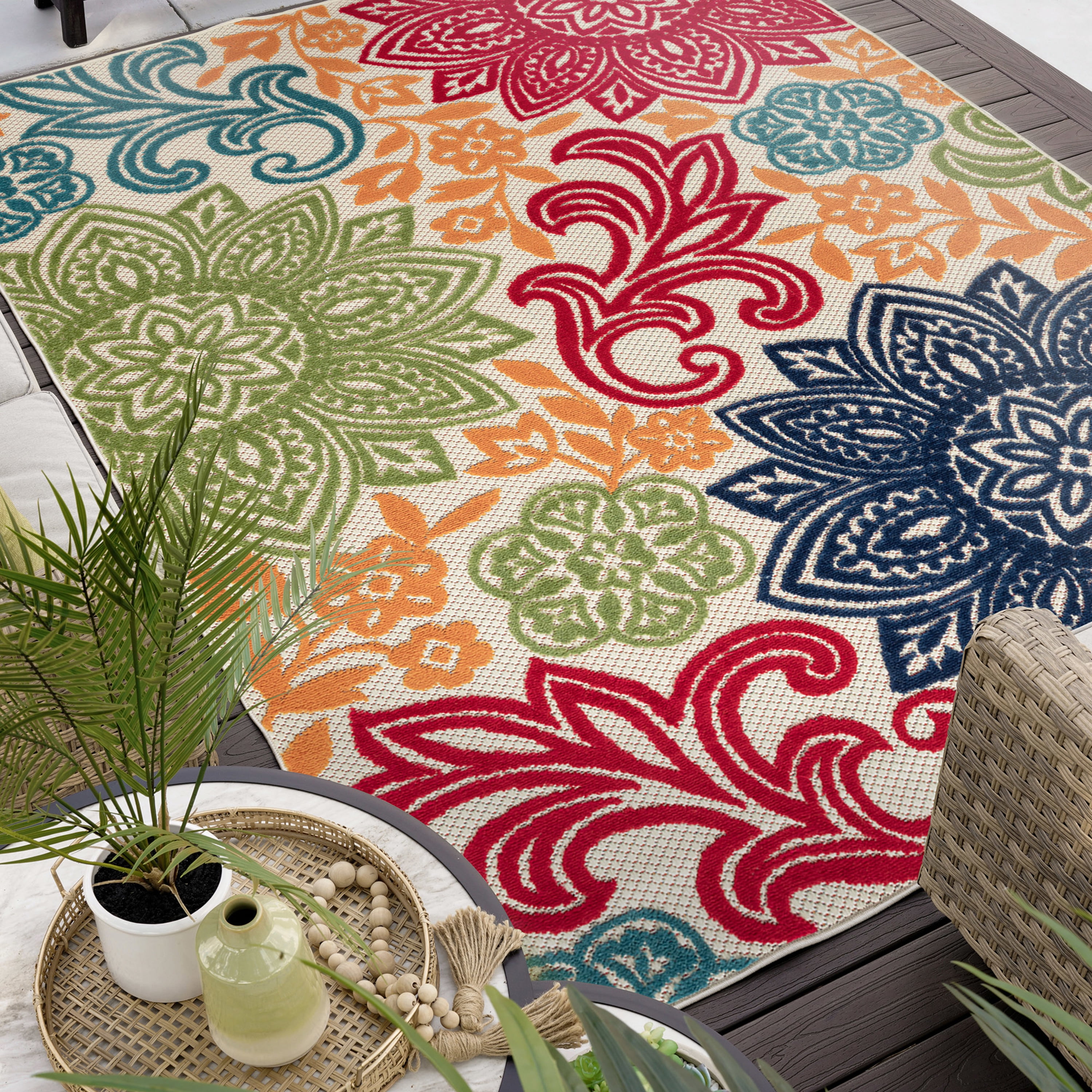 Oasis Modern Floral Multicolor Polypropylene Indoor Outdoor Area Rug, 5'x7' Rectangle