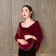 thumbnail image 5 of Guardurnaity Capa de invierno con cuello en V, chal de piel de imitación, ligero, grueso, a la moda, elástico, largo, elegante, para novia, capas suaves Prendas y trajes de cuerpo completo Negro Guardurnaity AP013585-01, 5 of 6