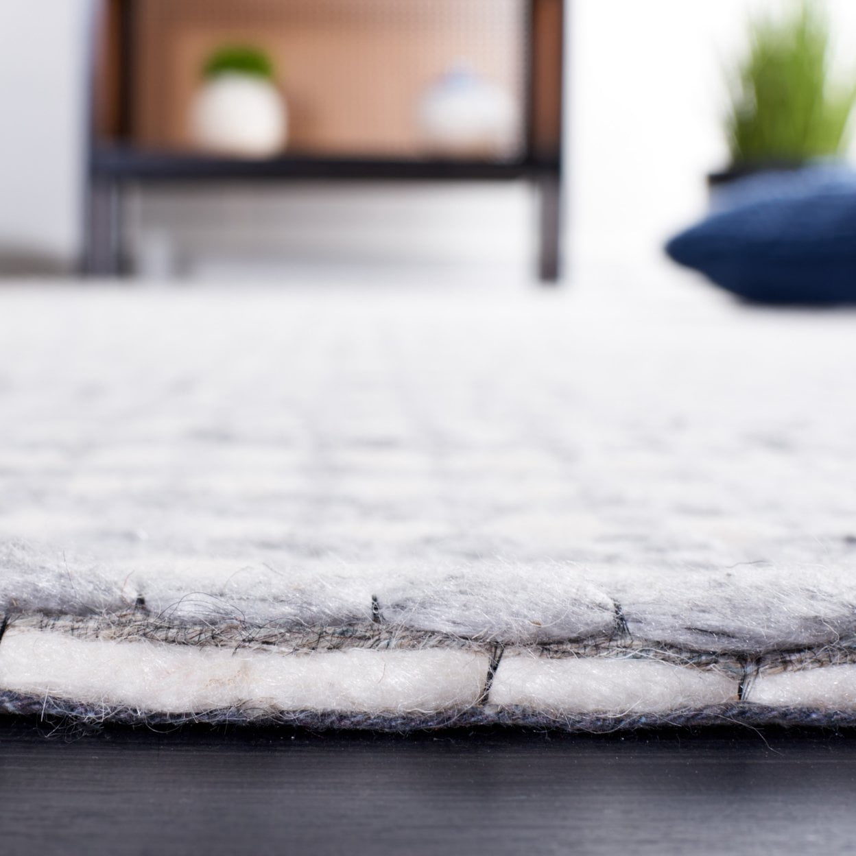 SAFAVIEH Marbella Cassandra Distressed Runner Rug, Grey/Ivory, 2'3" x 8'