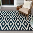thumbnail image 1 of Tapis d'intérieur/extérieur tissé Tropicana crème et bleu saphir 5x7, recommandé pour patio, vestibule, véranda, salle à manger, 1 of 7