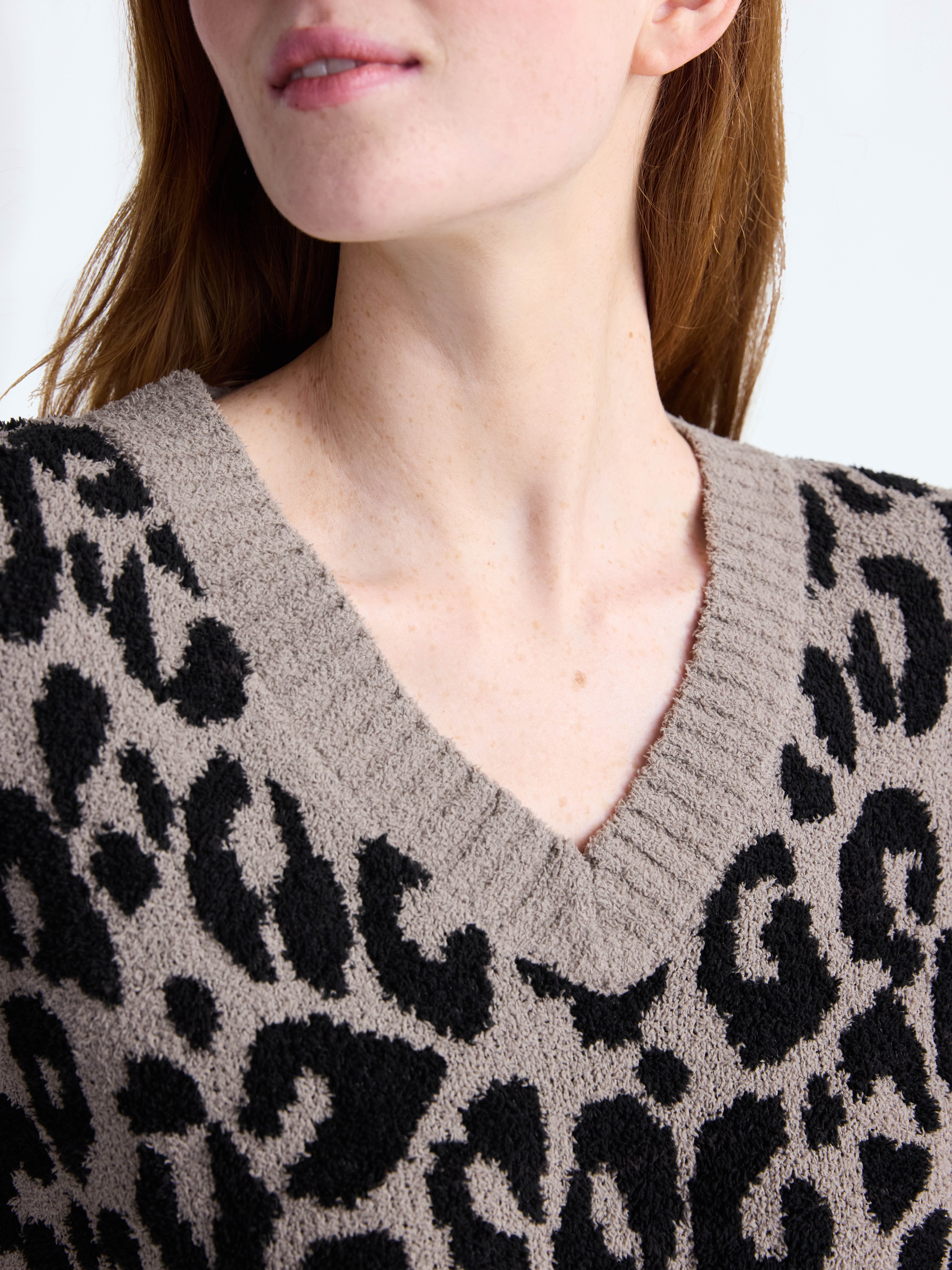 Joyspun Women's Sleepwear Cozy Knit V-Neck Pullover Top, Sizes XS-3X