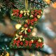 thumbnail image 4 of Adornos navideños de acrílico con 26 letras y gorro de Papá Noel | Adornos colgantes 2D para árbol, manualidades y decoración navideña | Adornos para árbol, chimenea, puerta y ventana, 4 of 5