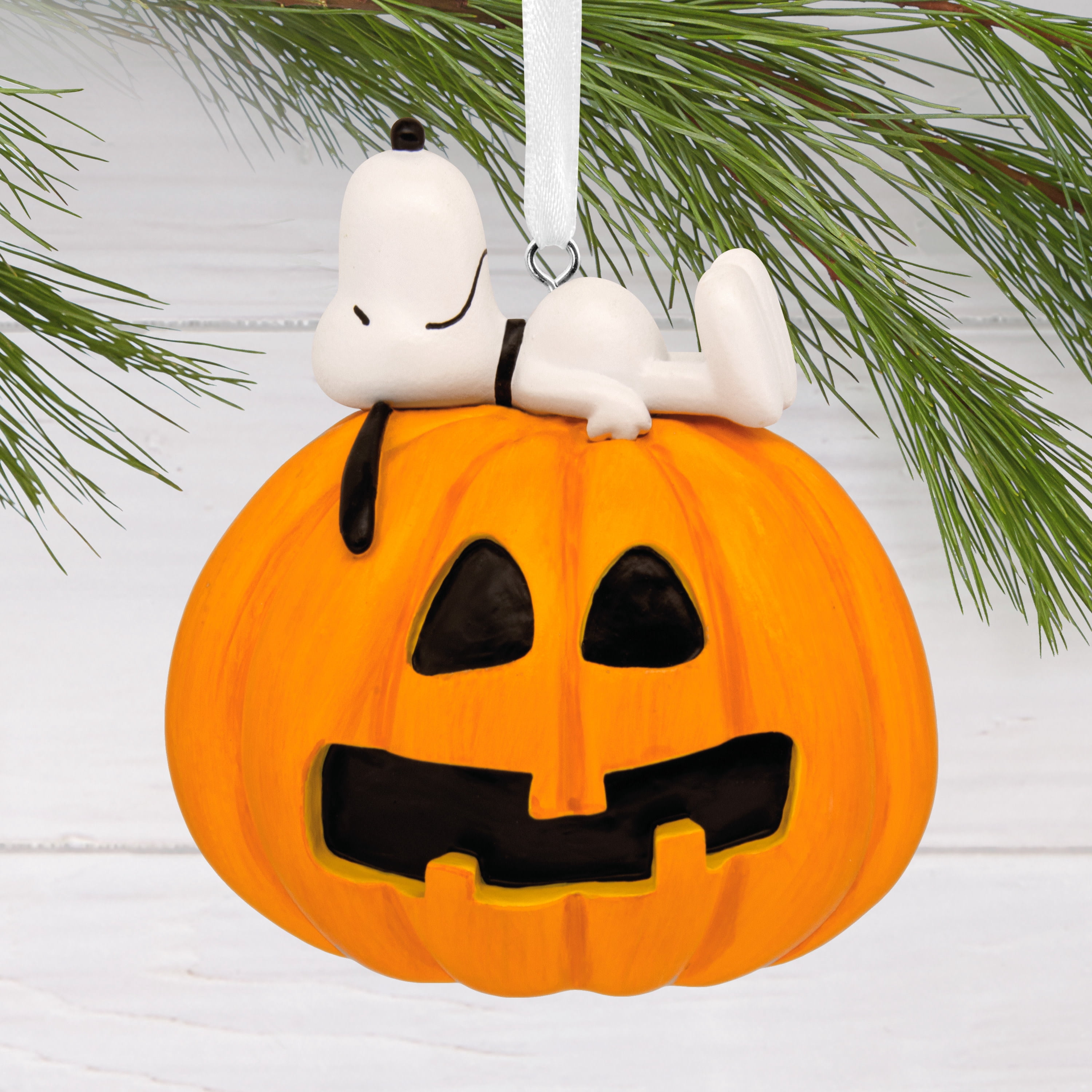 Hallmark Halloween Ornament (Peanuts Snoopy on Jack-o'-Lantern), 1 Count