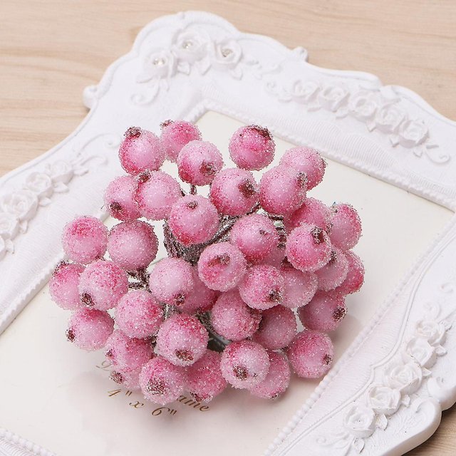 40 piezas de mini flores artificiales decorativas de acebo, bayas y frutas escarchadas para Navidad, color rosa
