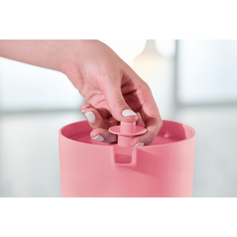 Tupperware Heritage 1 Gallon Plastic Pitcher with Lid, Pink