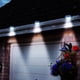 thumbnail image 3 of Paquete de 4 luces LED solares para canalones, luces solares de noche blancas y negras, luces de pared, luces de cerca, luces de alero, 3 of 5