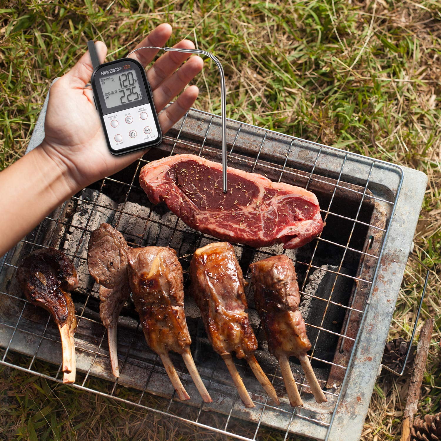 Maverick Remote Extended Range Thermometer with New Insta-SYNC Technology – Wireless BBQ Meat Thermometer for Remote Monitoring Up to 500 Ft – Receiver, Transmitter & Food Probe for Grill, Oven or S