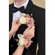 thumbnail image 2 of Set de Corsage y Boutonniere Serwalin Rosa para Boda, 2 of 8