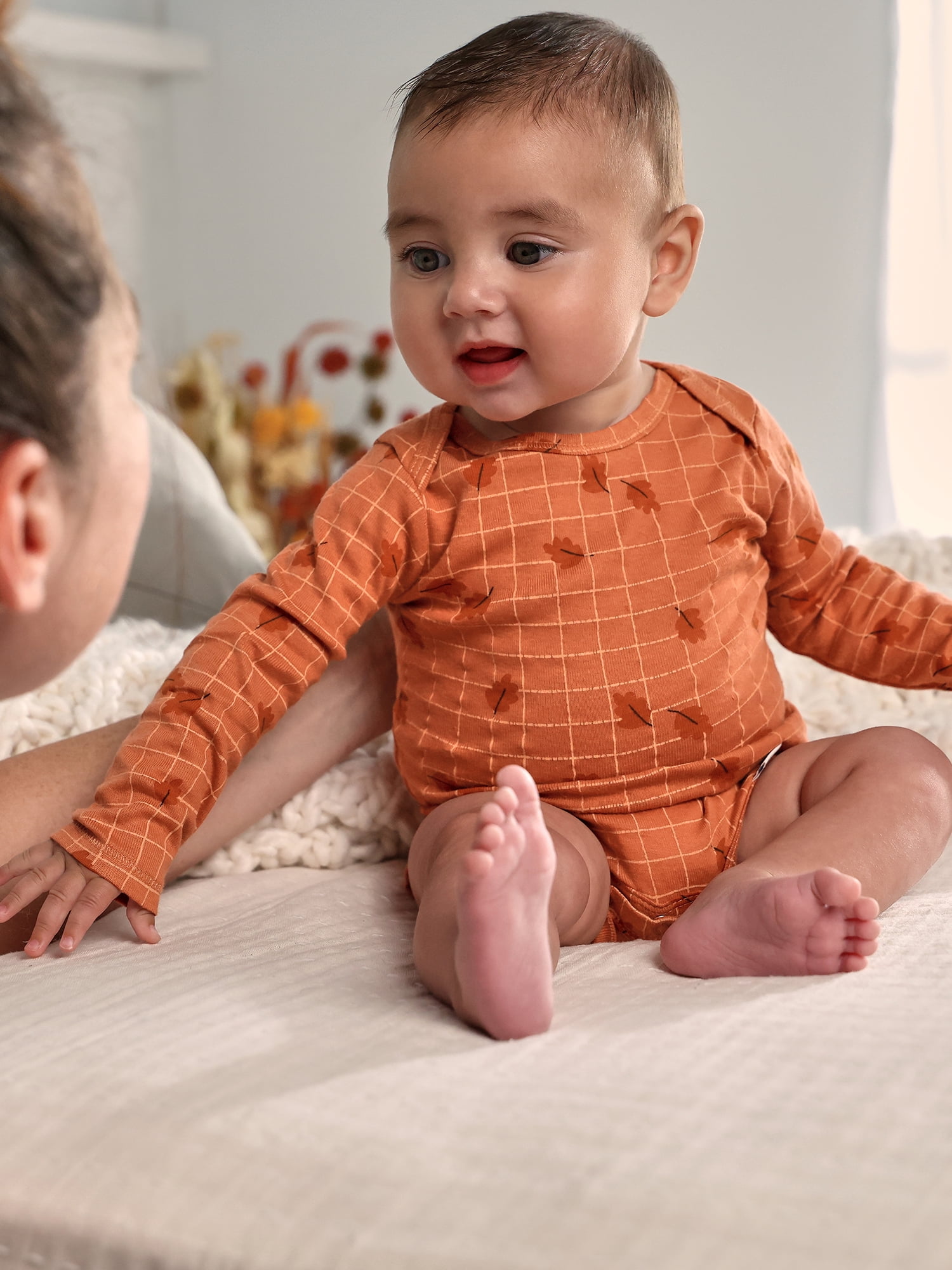Gerber Gender Neutral Long Sleeve Onesies, 6-Pack, Sizes Newborn - 18 Months