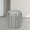 thumbnail image 1 of Table d'Appoint Ronde en Métal Martelé, Table de Bout Argentée avec Design Unique Martelé, Table d'Accent Moderne Parfaite pour Salon Ou Chambre, 1 of 5