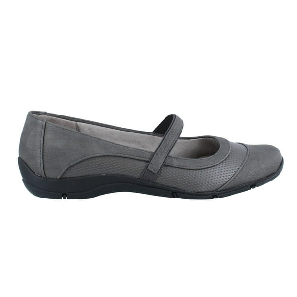 bedanya heels dan wedges