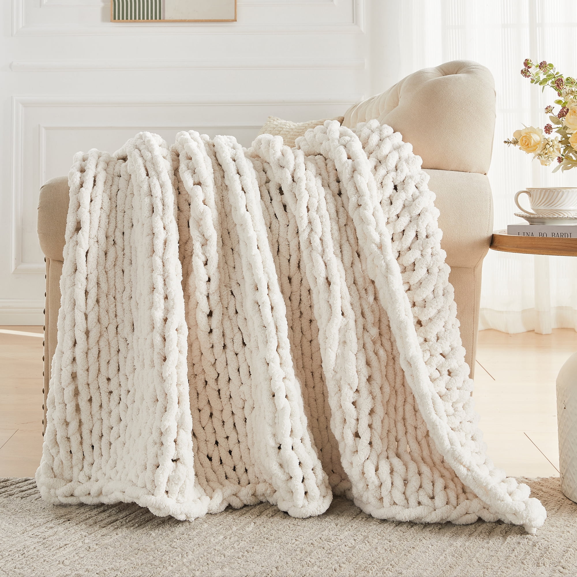 Carriediosa Chunky Knit Throw Blanket Handmade Soft Throws for Couch Sofa Bed, 60" x 80" Cream White