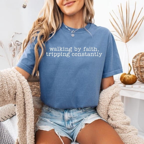 "Walking by Faith Tripping Constantly" Christian Shirt – Inspirational Faith Graphic Tee for Women, Casual Western-Style T-Shirt