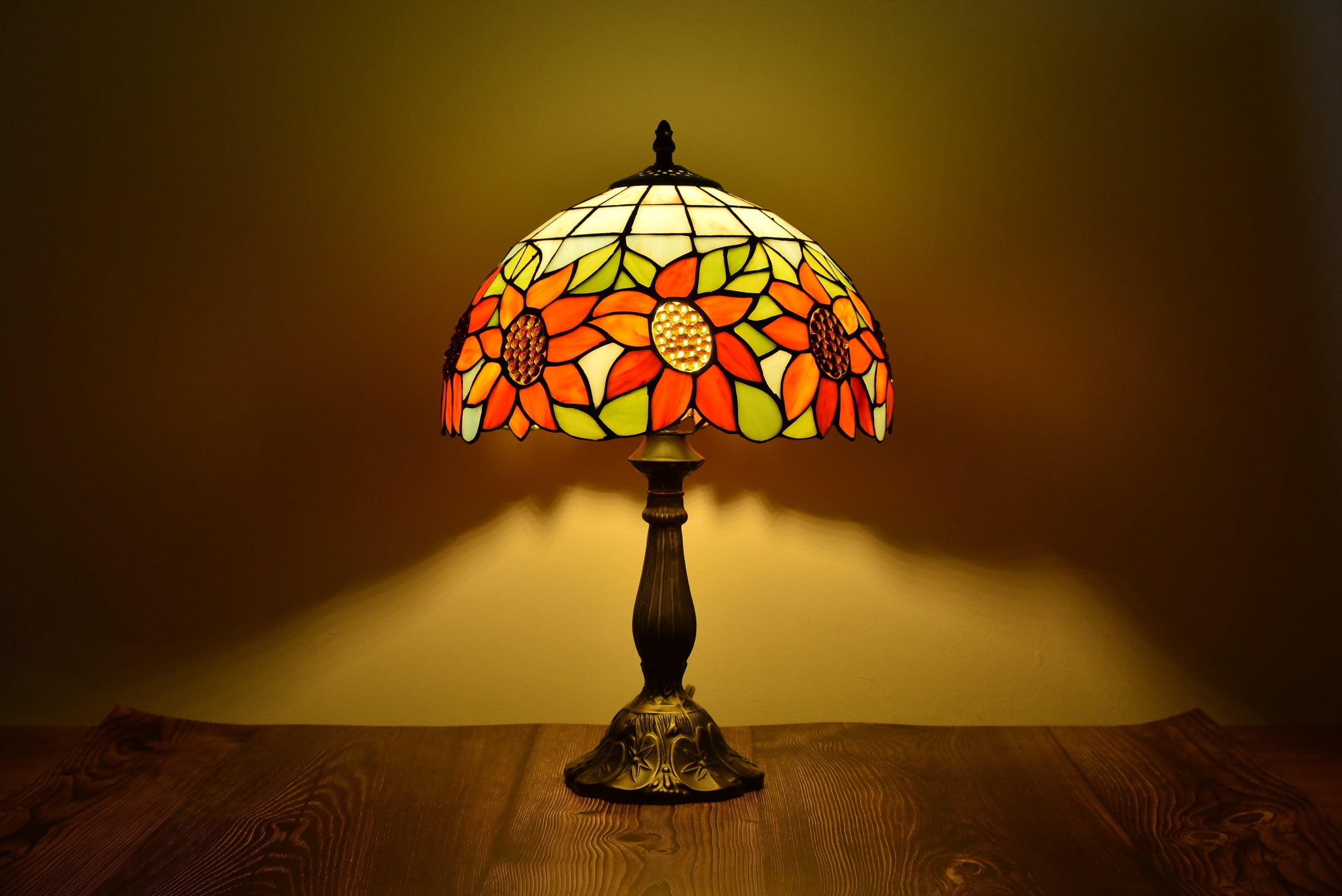 Orinova Tiffany Style Table Lamp Rose Bedside Desk LED Lamp Shades Bedroom Stained-Glass 18.1'' H Multi-Color
