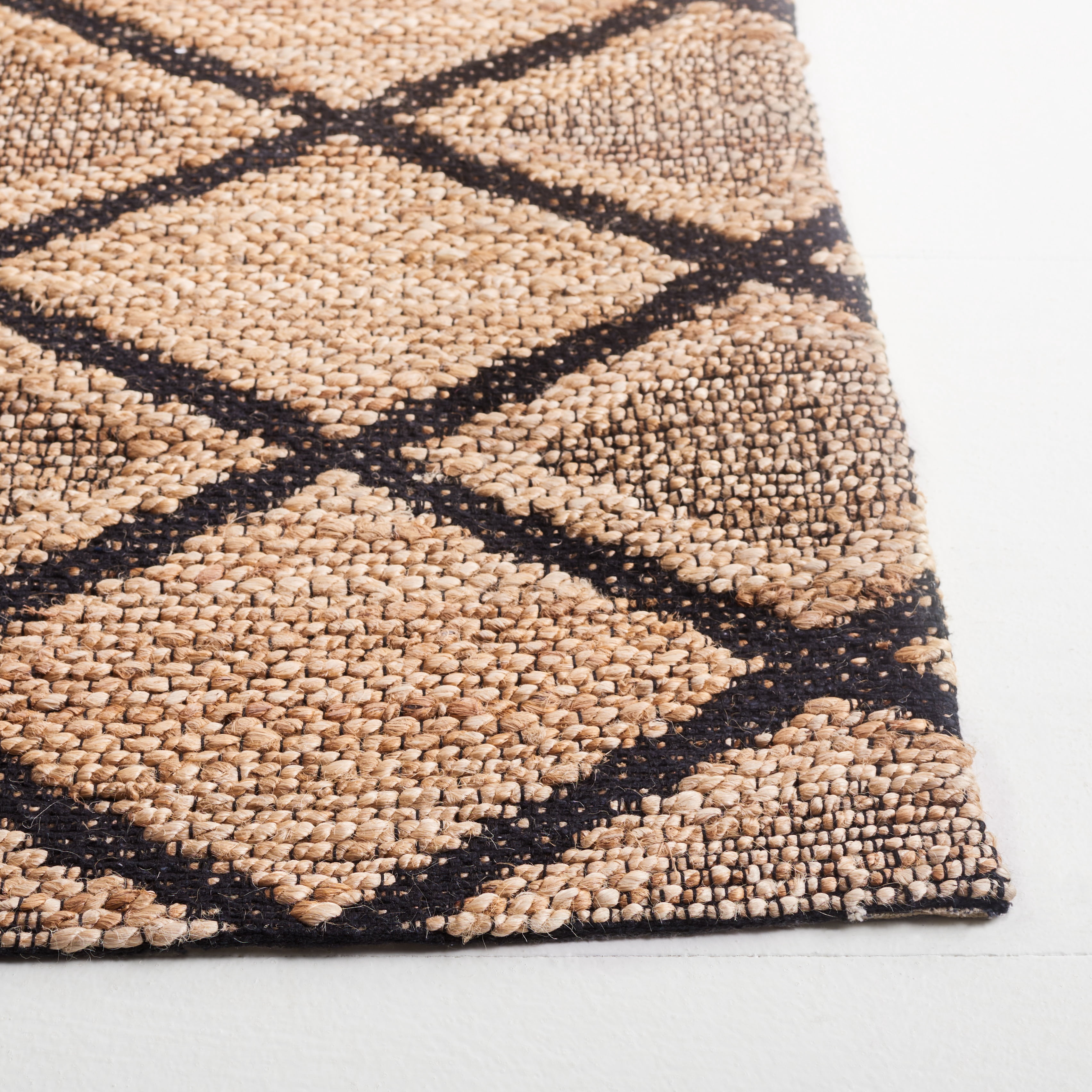 SAFAVIEH Natural Fiber Mike Geometric Area Rug, Natural/Black, 6' x 9'