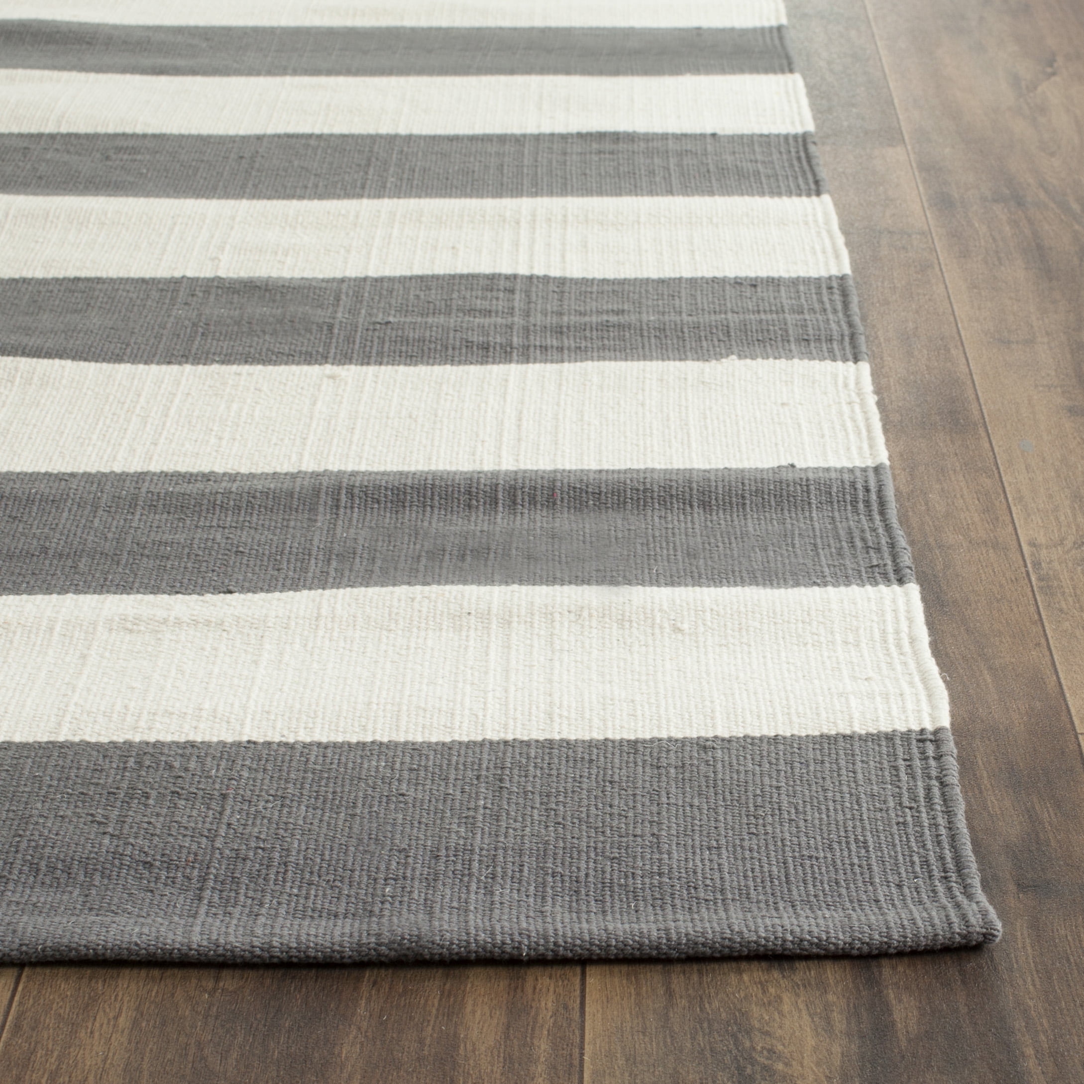 SAFAVIEH Montauk Saranna Geometric Cotton Runner Rug, Grey/Ivory, 2'3" x 17'