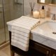 thumbnail image 5 of Toallas de mano 100% algodón, suaves y absorbentes, ideales para el baño | Toalla facial de secado rápido para secarse las manos | Toalla de cocina con diseño a cuadros para uso diario., 5 of 6