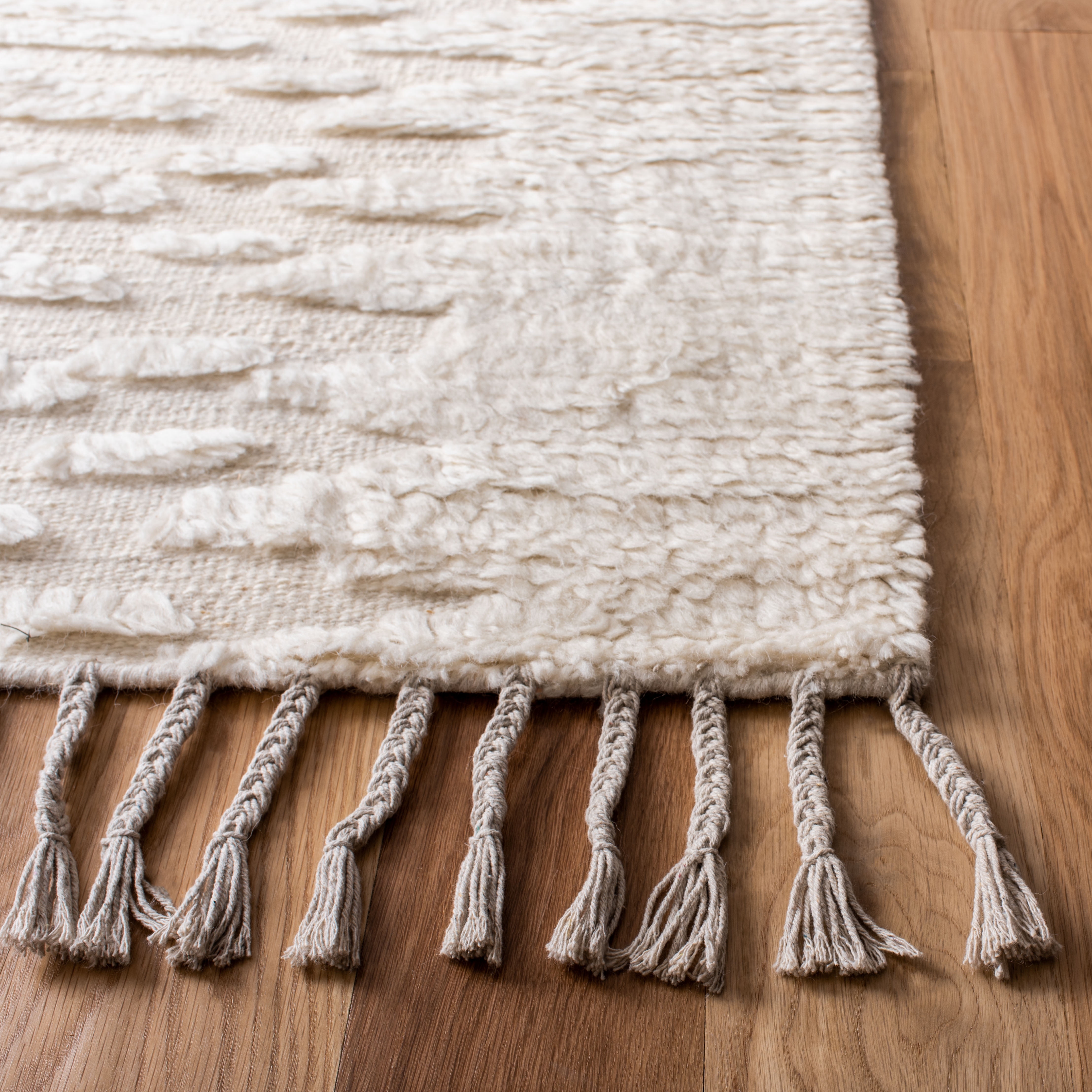 SAFAVIEH Casablanca Albert Solid Striped Wool Shag Area Rug, Ivory, 5' x 8'