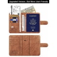 thumbnail image 2 of Funda de piel con cierre de pasaporte y bloqueo RFID para viajes esenciales, 2 of 9