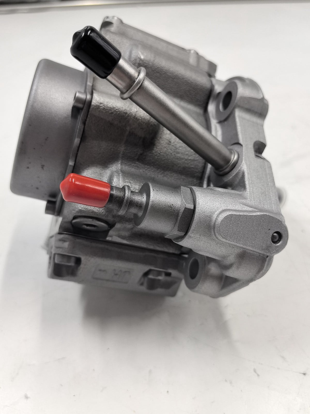 D18 D24 Fuel Injector Pump For Delphi Bobcat Doosan T450 T590 7249380 28394200
