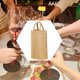 thumbnail image 2 of Bolsa Tote Dual Dou 36x20x10 cm de Arpillera para 2 Botellas de Vino, 2 of 7