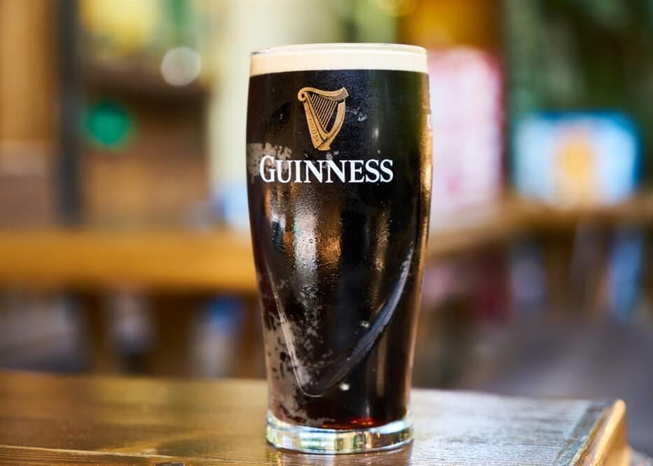Guinness Bottle Opener with Cap Collector Catcher, Wooden Wall Mounted Bottle Opener，Ideal Gift for Men and Beer Lovers
