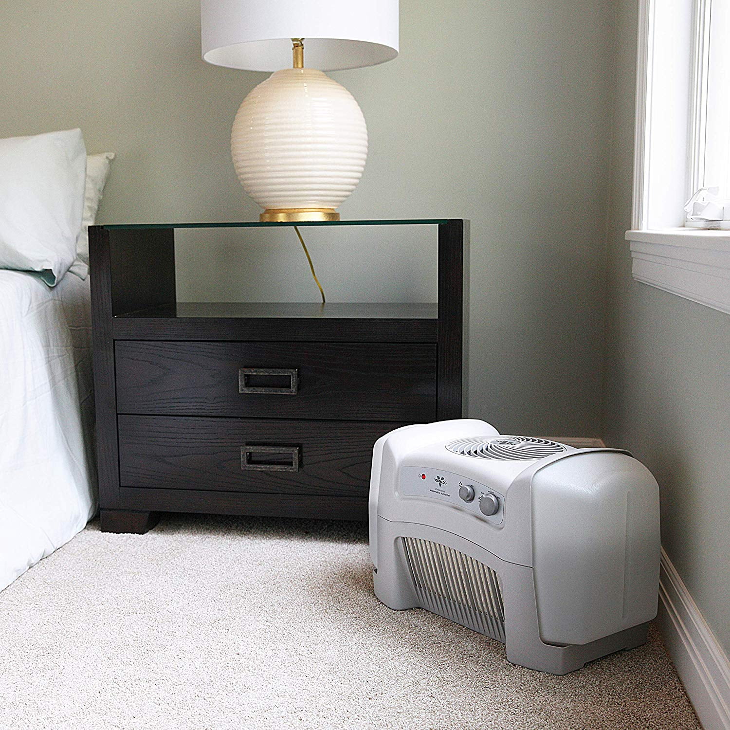 Vornado Whole Room Evaporative Vortex Humidifier with Intelligent Automatic Humidity Control with Kubicle Air Refreshener Bundle Included