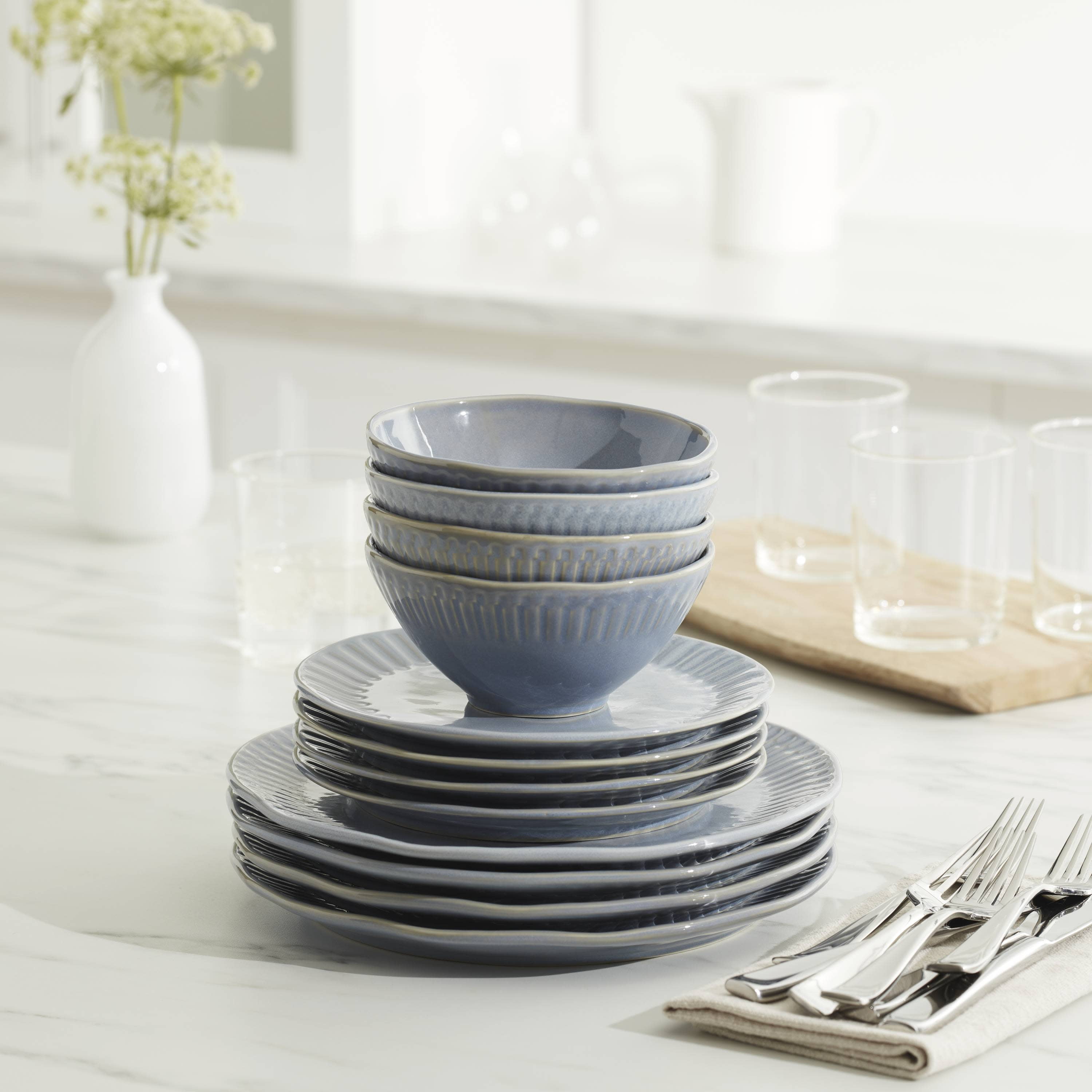 Oneida Entertain 365 12-Piece Artisanal Stoneware Dinnerware Set