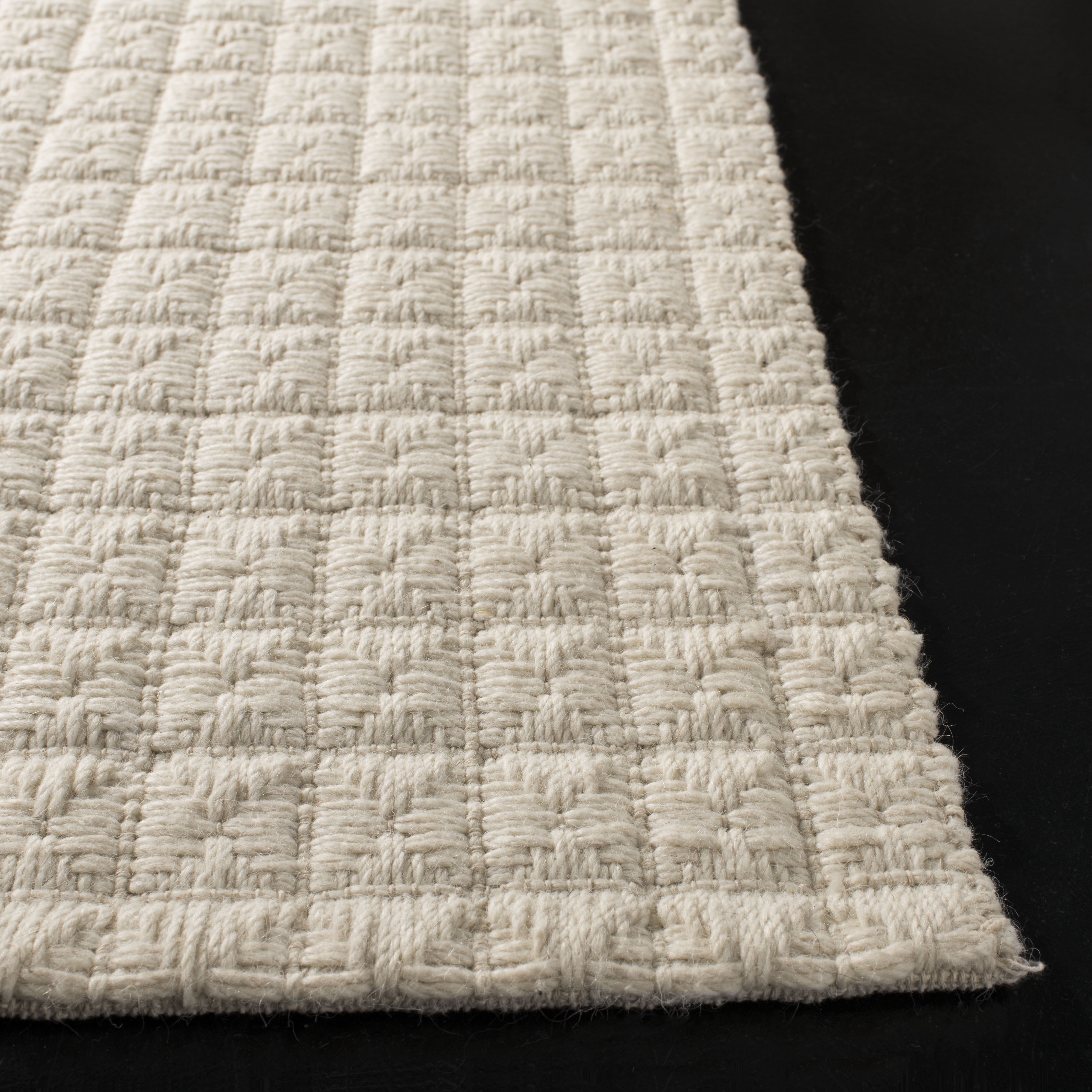 SAFAVIEH Natura Quincy Braided Geometric Area Rug, Ivory, 5' x 8'