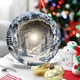 thumbnail image 4 of Adorno navideño redondo de acrílico | Letrero colgante navideño de reno | Decoración festiva para el hogar, la oficina o fiestas | Colgante circular de 20 cm para árbol o repisa de la chimenea, 4 of 7
