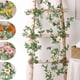thumbnail image 1 of Enredadera de pared de margarita artificial – 68,9 pulgadas de vegetación sintética, guirnalda decorativa de flores de plástico para salón, decoración interior de pared, aspecto fresco, cuidado fácil, 1 of 6