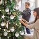thumbnail image 3 of Set de adornos navideños de terciopelo y cristal | Pack de 12 6 cm | Decoración navideña lujosa y brillante, tamaño uniforme, plástico duradero, elegante decoración de árbol y corona, acento festivo, 3 of 5