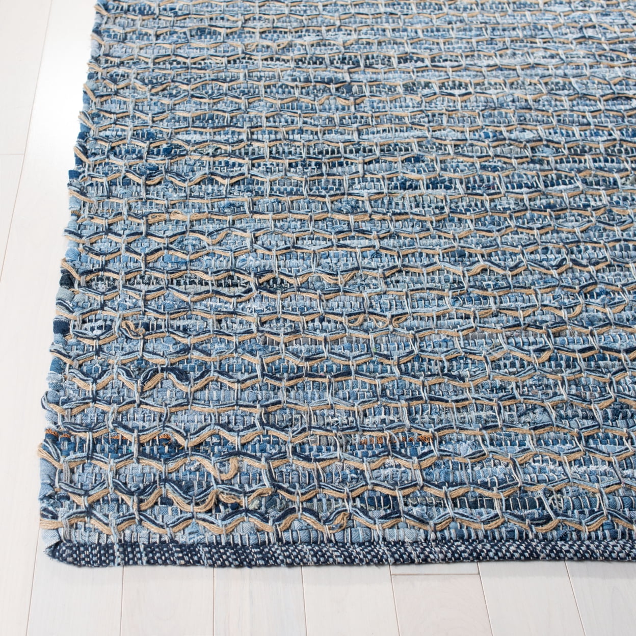 SAFAVIEH Montauk Jamaar Braided Trellis Runner Rug, Blue, 2'3" x 7'