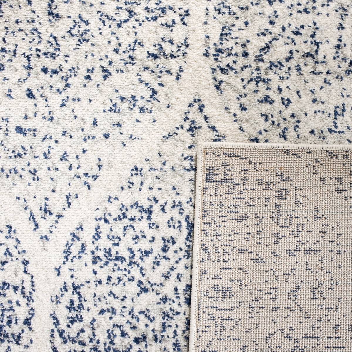 SAFAVIEH Madison Leighton Geometric Area Rug, Cream/Royal Blue, 4' x 4' Round