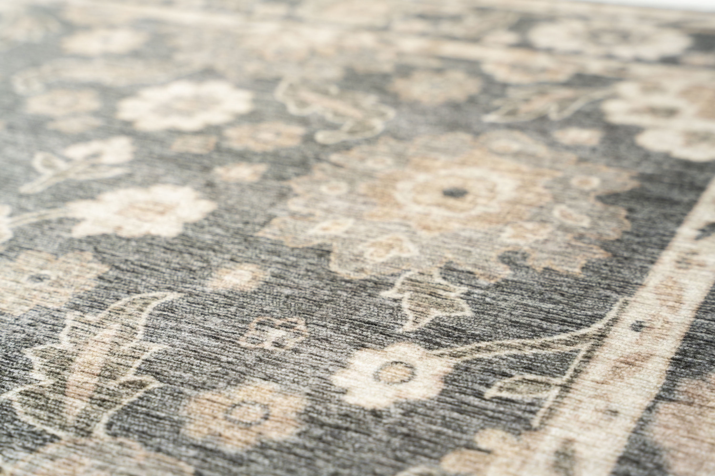 Smart Wash Aura Traditional Oriental Charcoal and Beige Polyester Indoor Machine Washable Area Rug, 5'x7' Rectangle