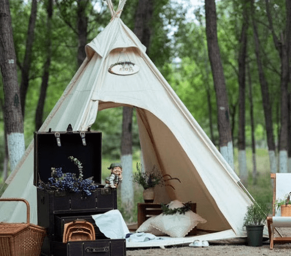 Outdoor Indian Pyramid Tent 3-4 Person Camping Tent with 300D Oxford Fabric Waterproof Luxury Glamping Tent for Family Camping & Outdoor Trips