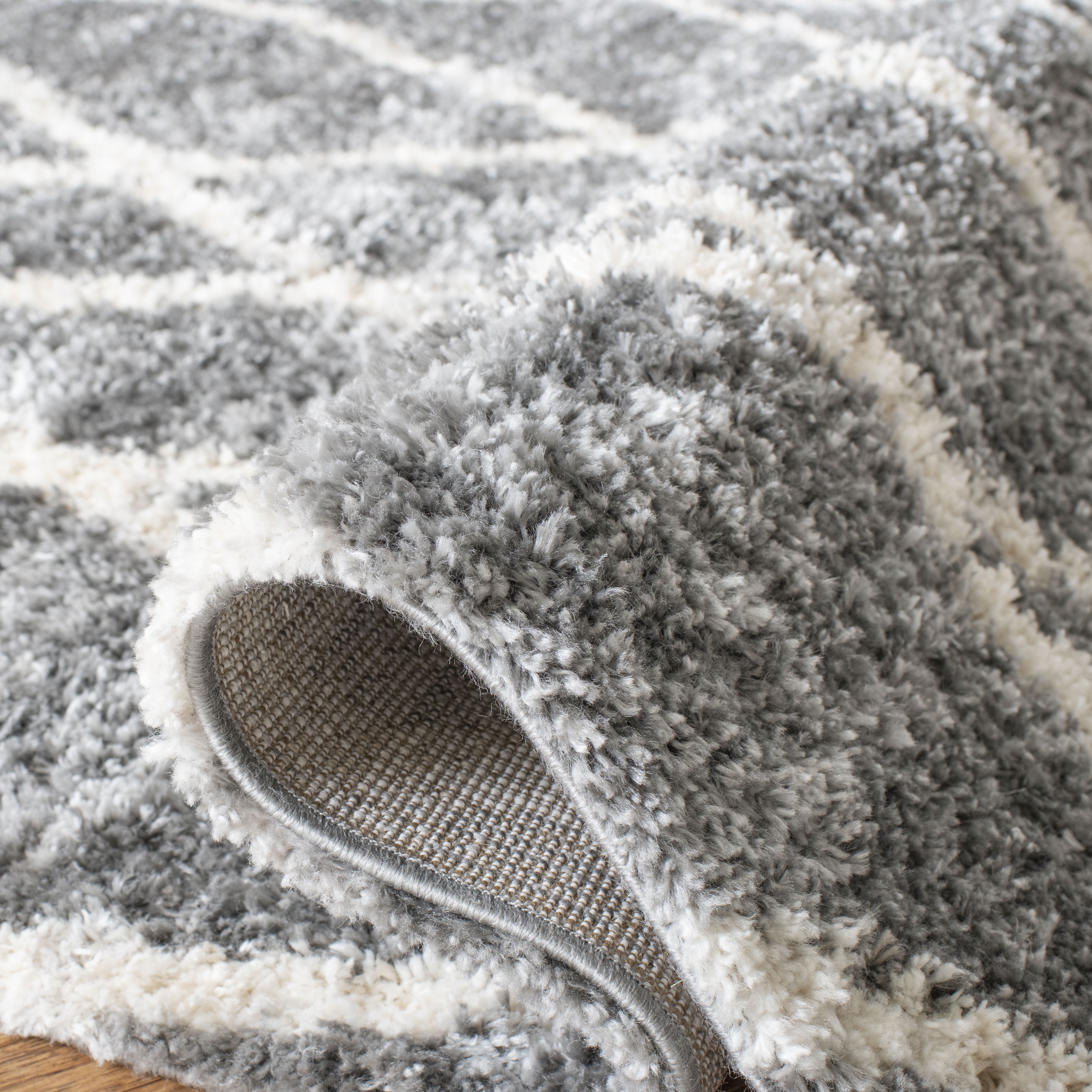 SAFAVIEH Berber Fringe Amyas Geometric Shag Runner Rug, Gray/Cream, 2' x 8'