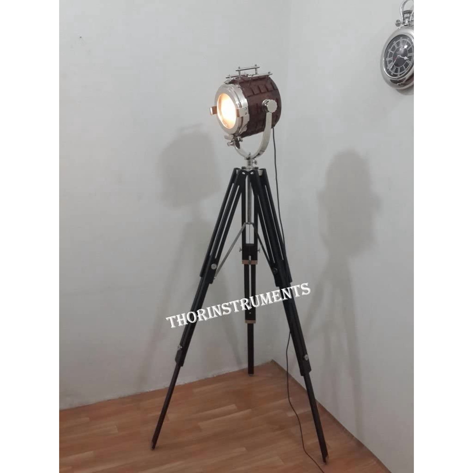 HOLLYWOOD MOVIE STUDIO WOODEN SPOT SEARCH LIGHT LAMP FLOOR TRIPOD STAND