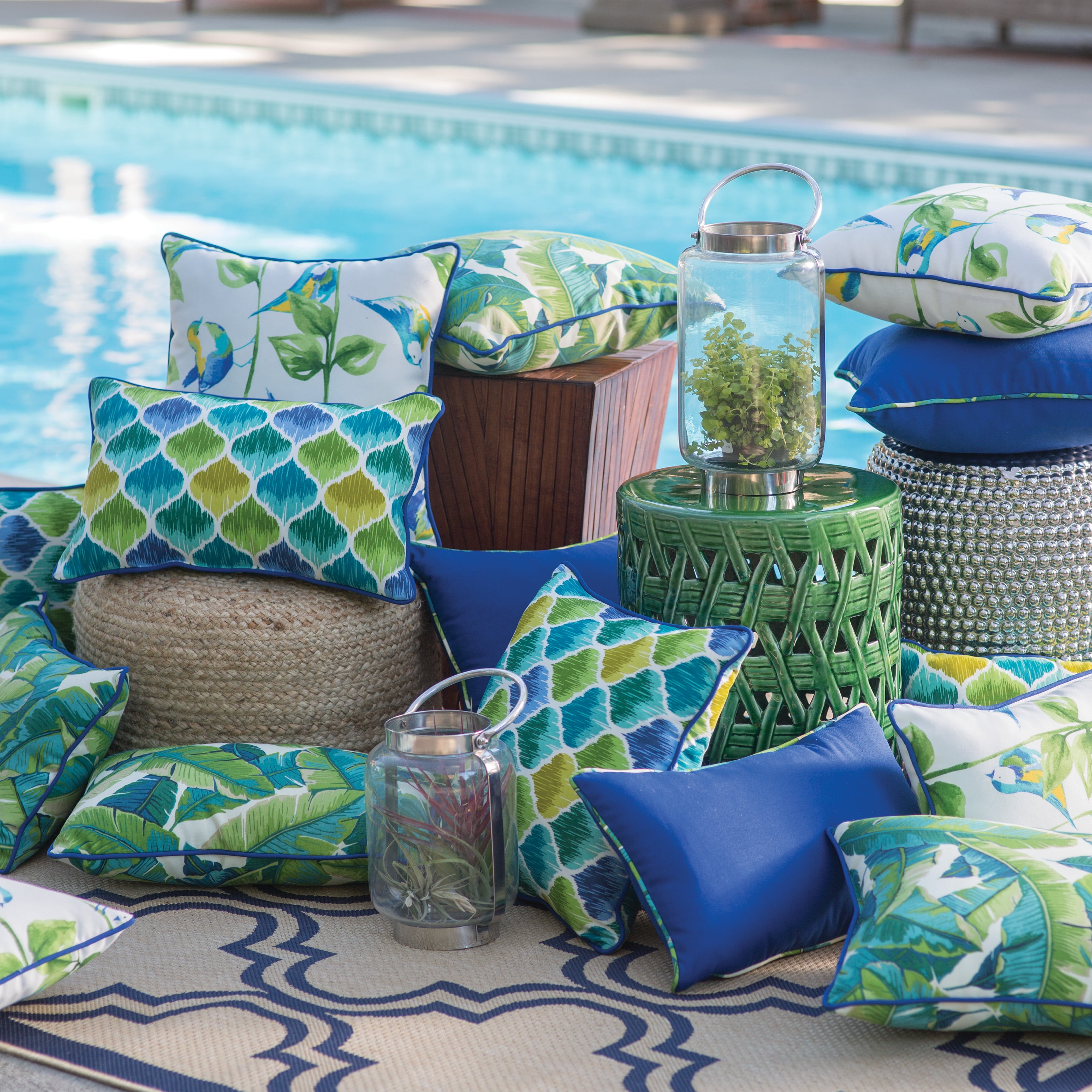Greendale Home Fashions 17'' x 17'' Reversible Outdoor Throw Pillow, Set of 2, Russet Floral